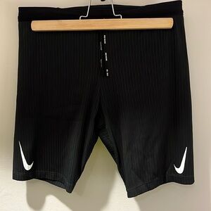 Men’s Nike AeroSwift shorts